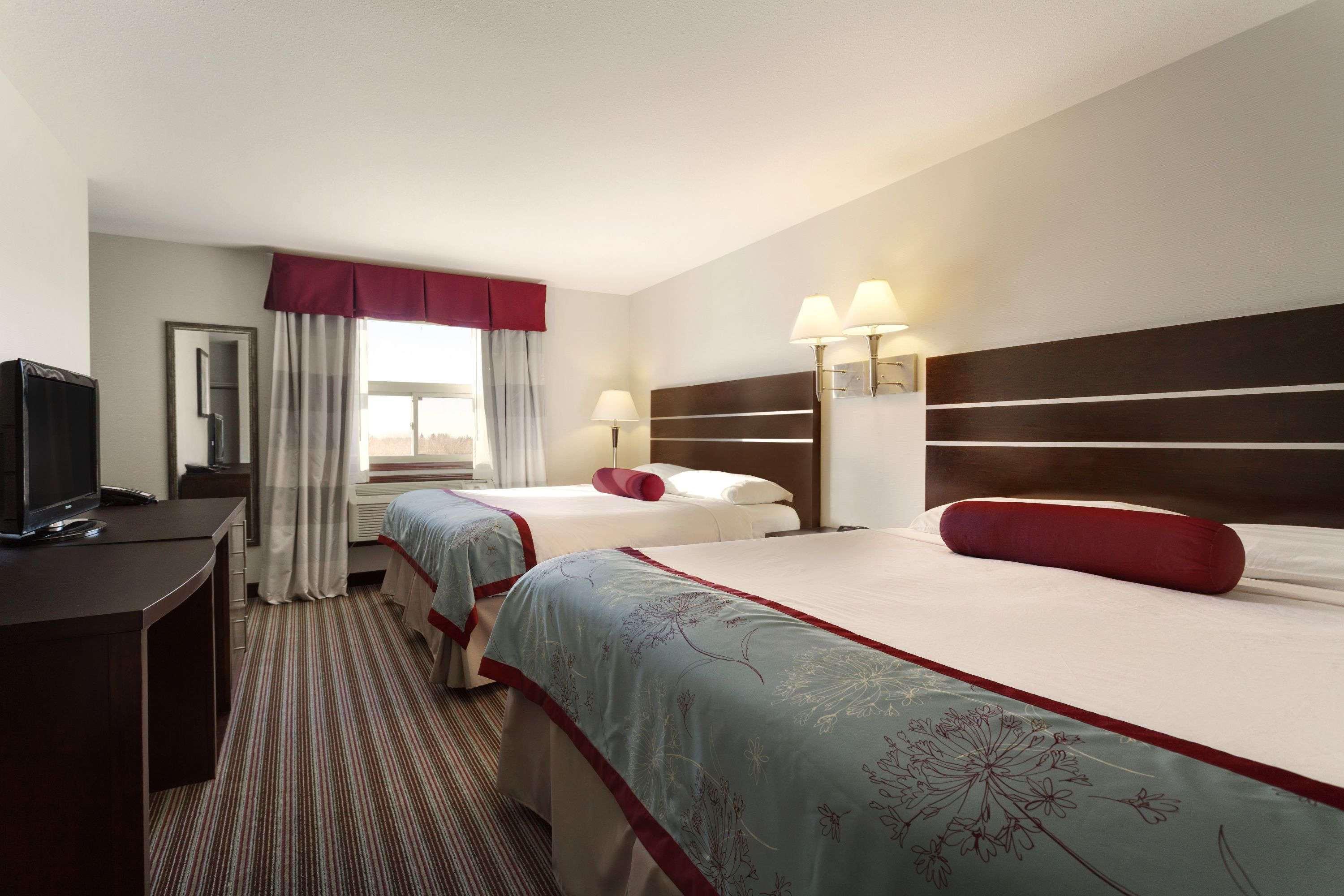 Super 8 By Wyndham Saskatoon Near Downtown Hotel Exterior photo