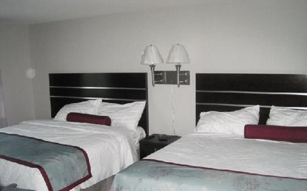 Super 8 By Wyndham Saskatoon Near Downtown Hotel Exterior photo
